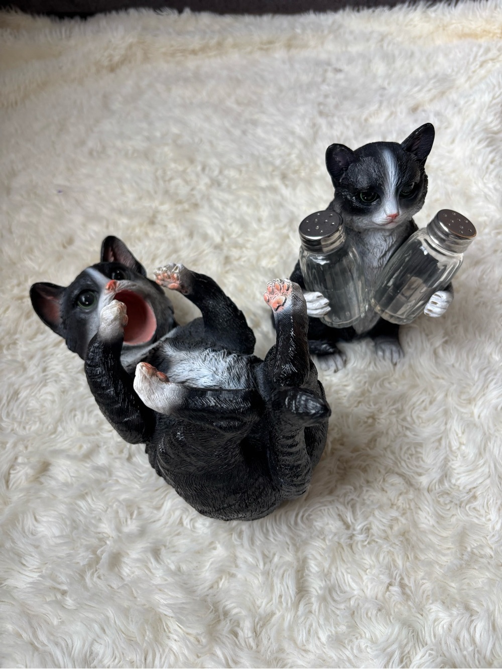 Cat wine bottle holder and salt and pepper shaker holder